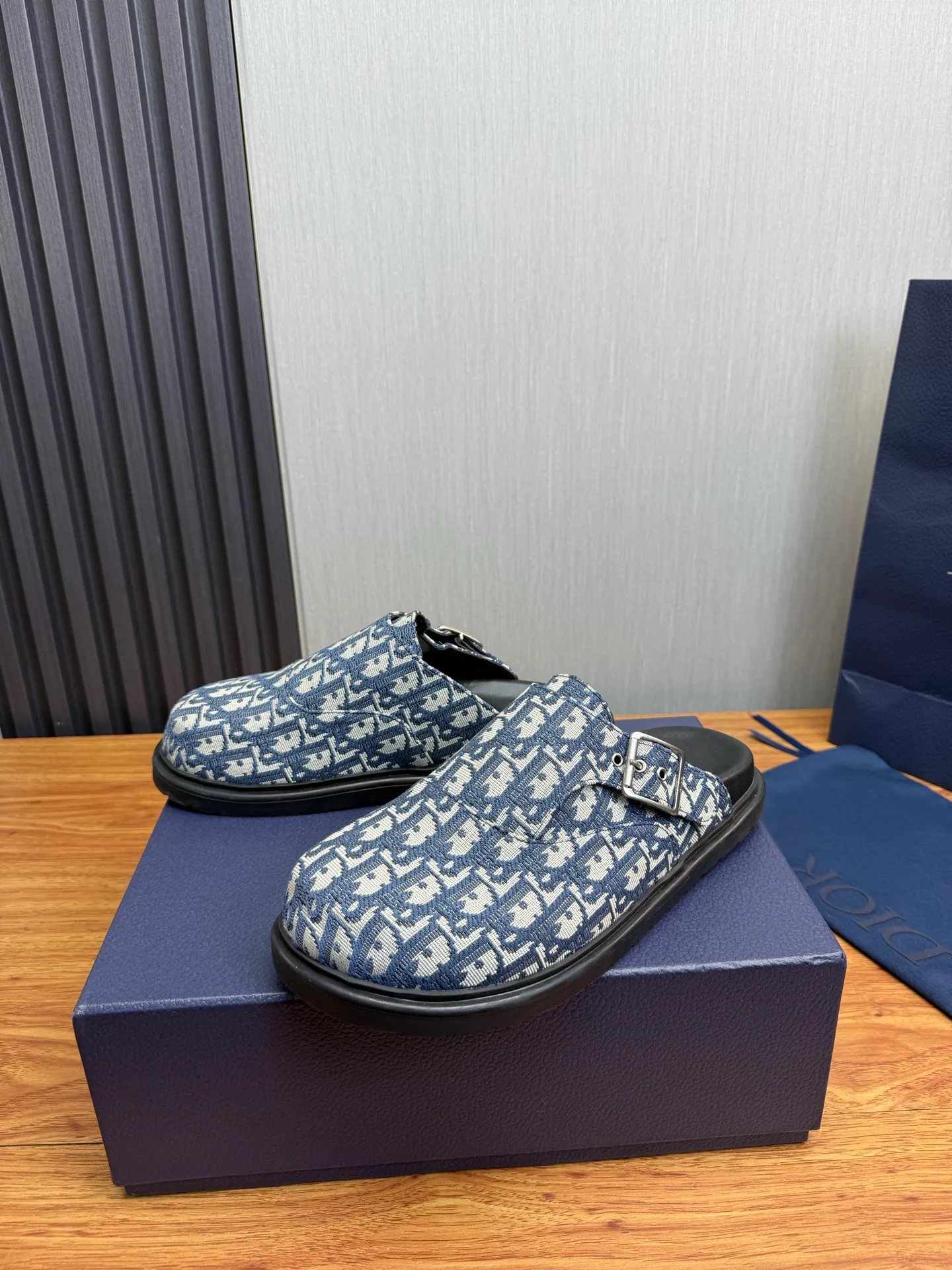 Men's men's shoes 420💰 Dior. Men's slippers🩴Official website 1:1 production 38-45 yards 45 46 🉑️Customized original material shipped✅